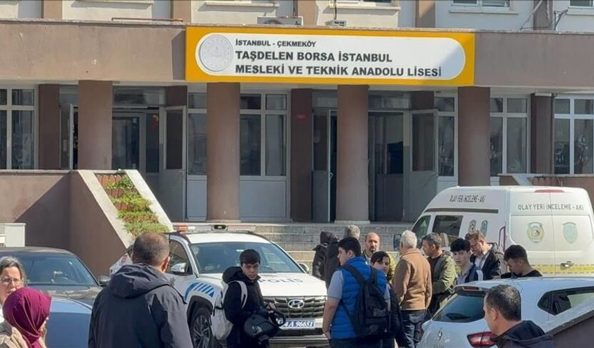 İstanbul'da bıçaklı saldırıda ölen öğretmene ilişkin soruşturmada iki müdür görevden uzaklaştırıldı