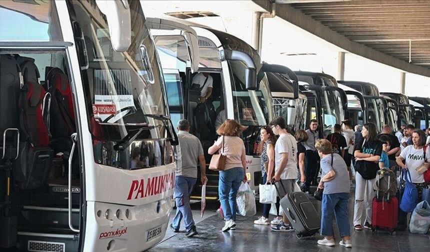 İstanbul'da bayram öncesi otobüs biletlerinin yüzde 90'ı tükendi