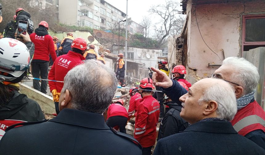 İstanbul Fatih’te doğalgaz patlaması: Saadet Partisi’nin heyeti bölgede incelemelerde bulundu