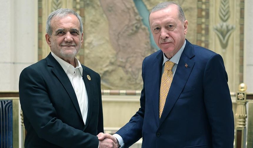 İran Cumhurbaşkanı Pezeşkiyan: Türk milletinin İran'la etkileyici dayanışmasını takdir ediyoruz