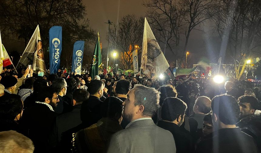 AGD'den ABD ve İsra*l'in saldırılarına karşı "Kardeşlerimizin Yanındayız!" yürüyüşü