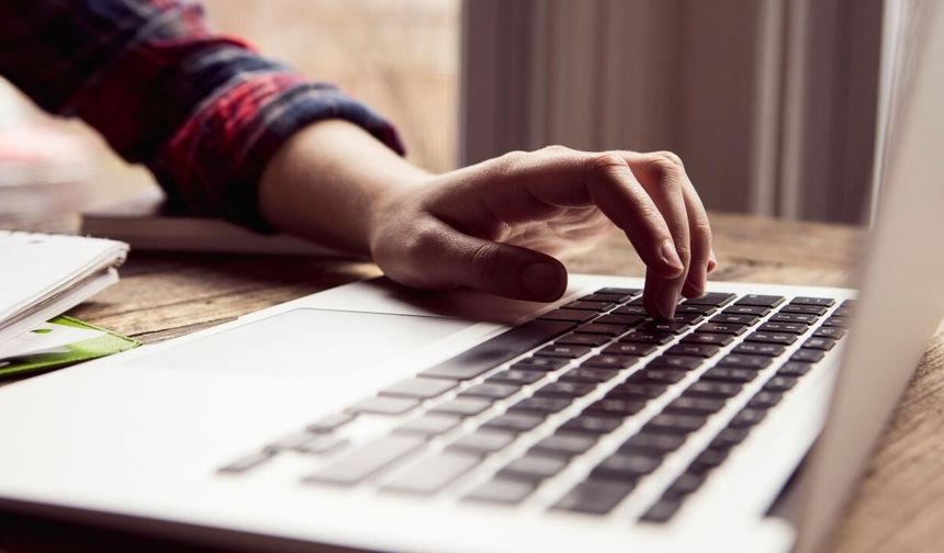 Okul ismi vererek paniğe sevk eden 6 şüpheli yakalandı