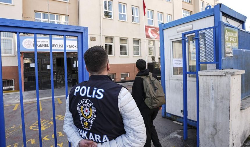 Bakan Çiftçi: Okul giriş ve çıkış saatlerinde kolluk görünürlüğü artırılacak