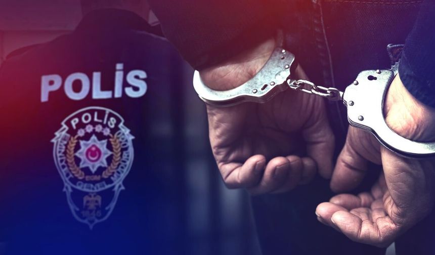 Türk polisine "alaycı ifadeler" kullanan 8 şüpheli gözaltına alındı