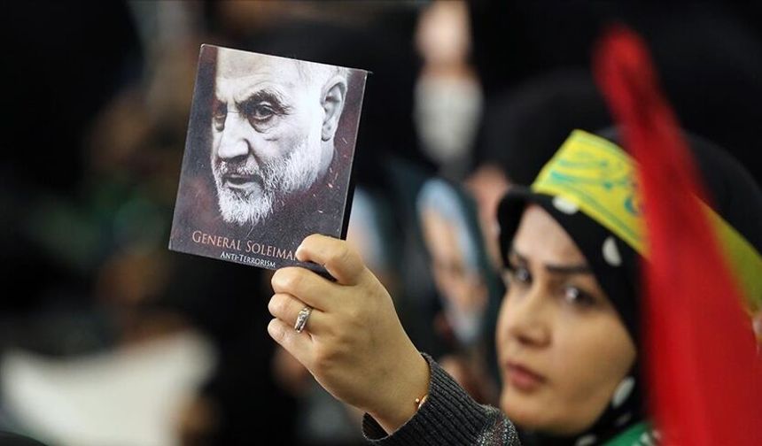 Kasım Süleymani'nin 2 akrabası gözaltına alındı