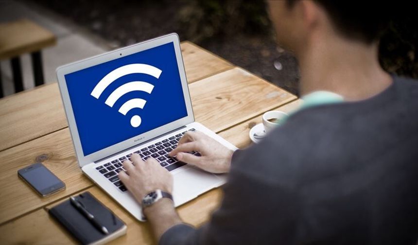 İnternet aboneliklerinde en yüksek pay mobil internet oldu