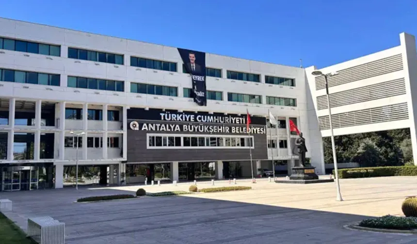 Antalya Büyükşehir Belediyesi'ne yönelik soruşturmada 25 şüpheli hakkında gözaltı kararı
