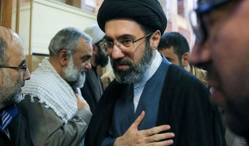 Mücteba Hamaney'den Batı’ya 'ekonomik savaş' resti: Askeri gücümüzü kanıtladık, şimdi sıra ekonomide