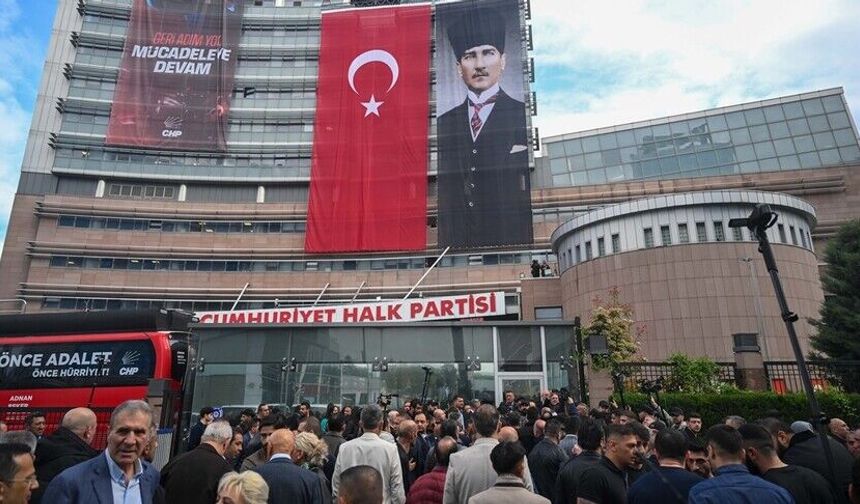 İstinafın CHP kurultay davası kararının ardından parti genel merkezinde gerginlik yaşanıyor