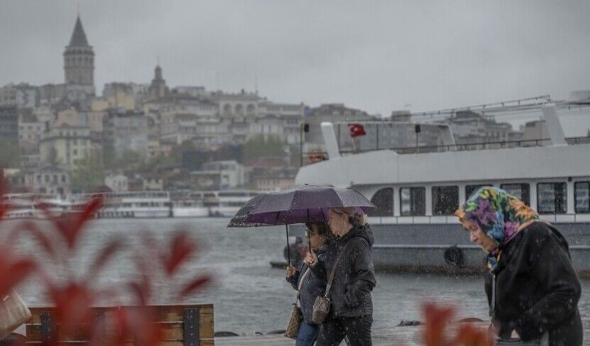 İstanbul için gök gürültülü sağanak uyarısı