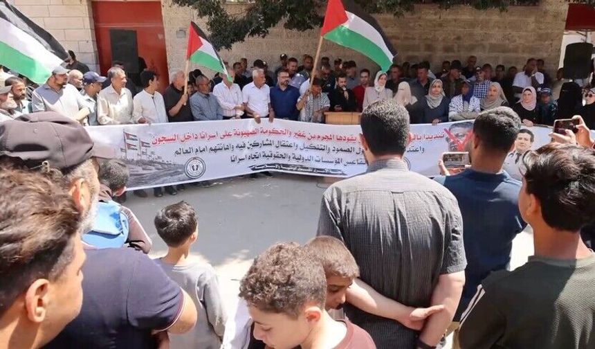 Gazze'de İsrail hapishanelerindeki Filistinli tutuklulara yönelik kötü muamele protesto edildi