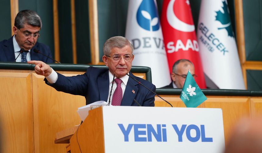 Ahmet Davutoğlu o isimlere dikkat çekti; “bu üçlü çete Türkiye'ye 10 yıl kaybettirdi”