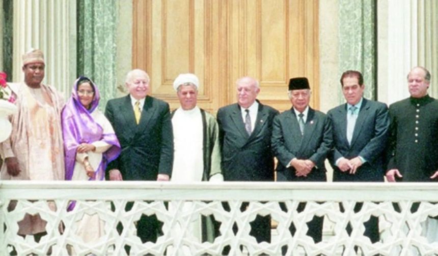 Necmettin Erbakan’ın öncülüğünde tarihi adım: D-8
