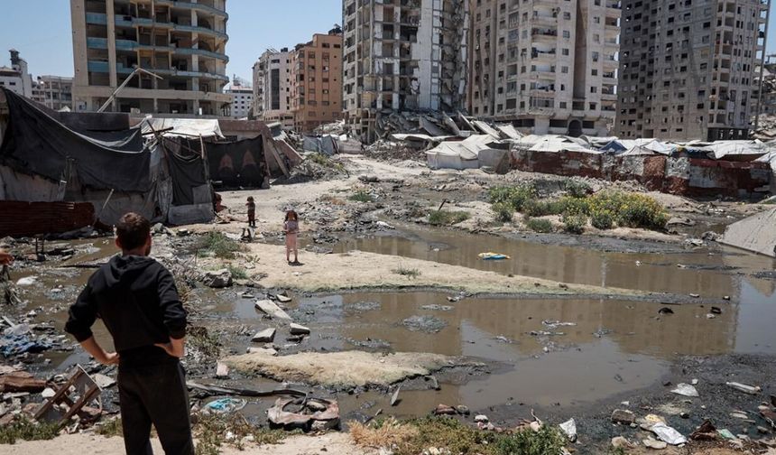 Gazze'de halk şimdi de "kanalizasyon kaynaklı hastalıklarla" mücadele ediyor