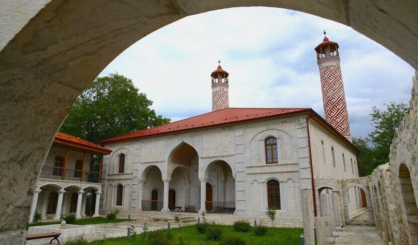 Şuşa'nın tarihi mirası aslına uygun şekilde ayağa kaldırılıyor