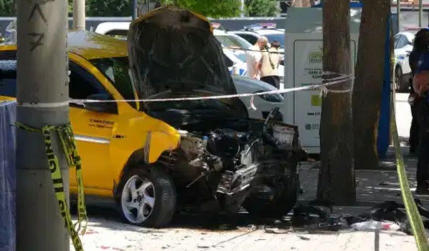 Konya'da feci kaza: Kaldırımda yürürken taksinin çarptığı anne ile kızı kurtarılamadı