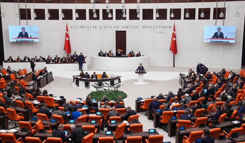 TBMM gündemi yoğun: 12. Yargı Paketi, en düşük emekli maaşı ve öğrenci affı masada!