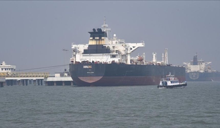 İran: ABD'nin yaptırımlarına rağmen petrol ihracatımız kesintisiz devam ediyor