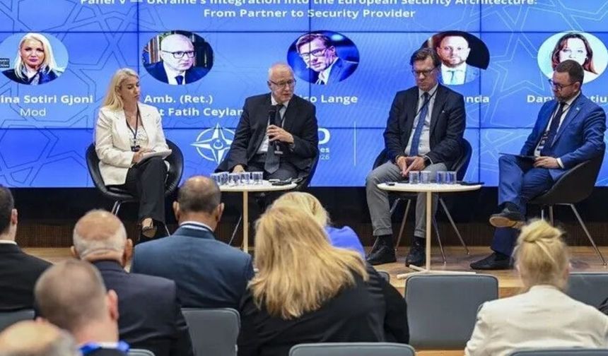 NATO Zirvesi Diyalogları kapsamında Ukrayna'nın Avrupa güvenliğine entegrasyonu konuşuldu