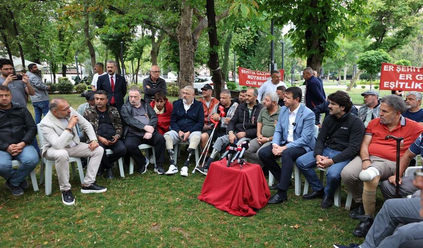 Mahmut Arıkan: “Şehit aileleri ve gazilerin hak mücadelesi verdiği düzen bozuk düzendir”