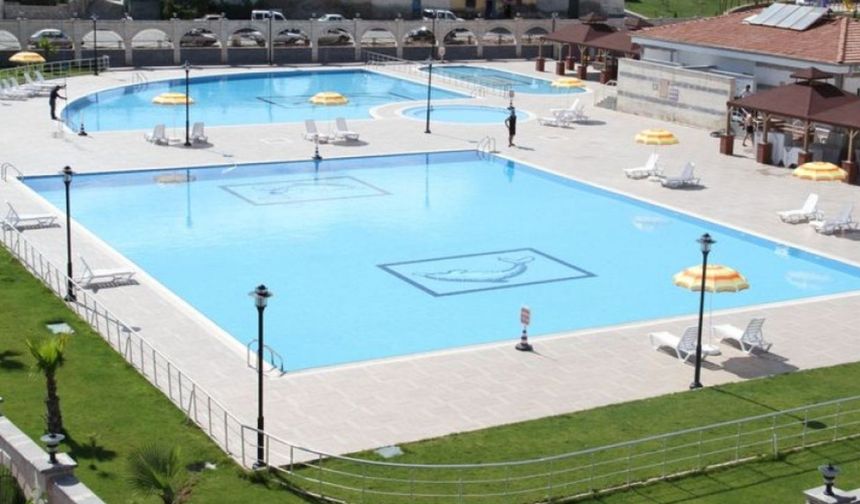 Bodrum'da otelde havuz bakımı sırasında sızan gazdan etkilenen 15 kişi hastaneye kaldırıldı