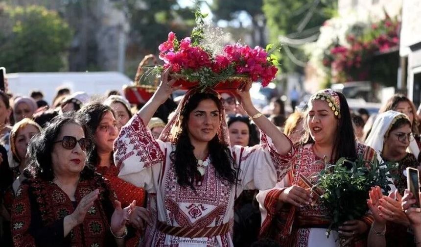 Batı Şeria'da düzenlenen geleneksel Filistin düğünü kültürel mirasın güzelliğini ortaya çıkardı