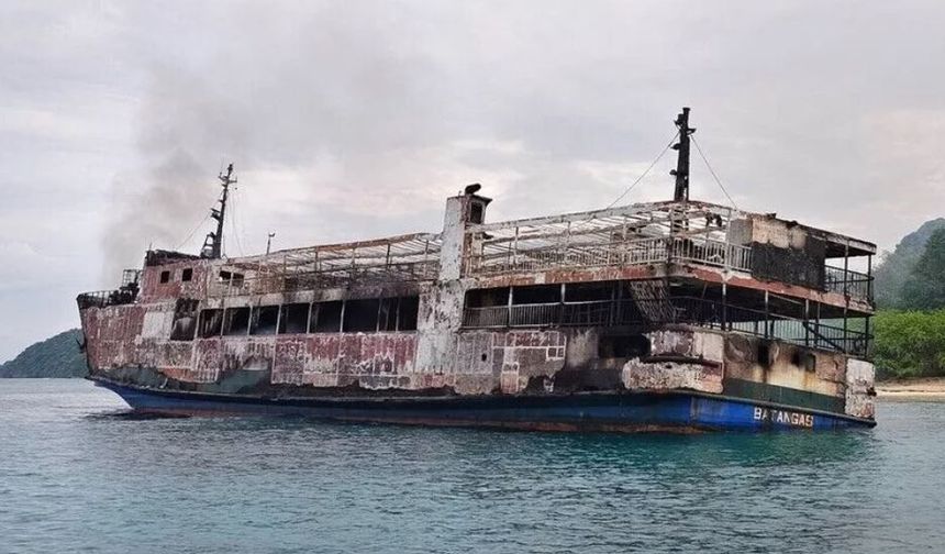 Filipinler'de yolcu feribotunda çıkan yangın sonucu 5 kişi öldü, 87 kişi kayboldu