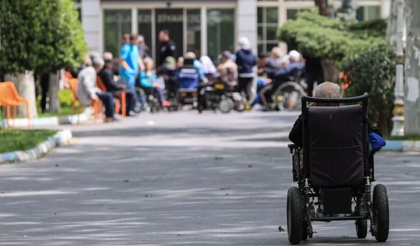 Artan yaşlı nüfus için "uzun dönemli bakım sigortası" devreye alınacak