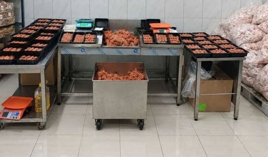 Başkentte halk sağlığını tehlikeye atan 1333 kilogram et ve et ürünü ele geçirildi