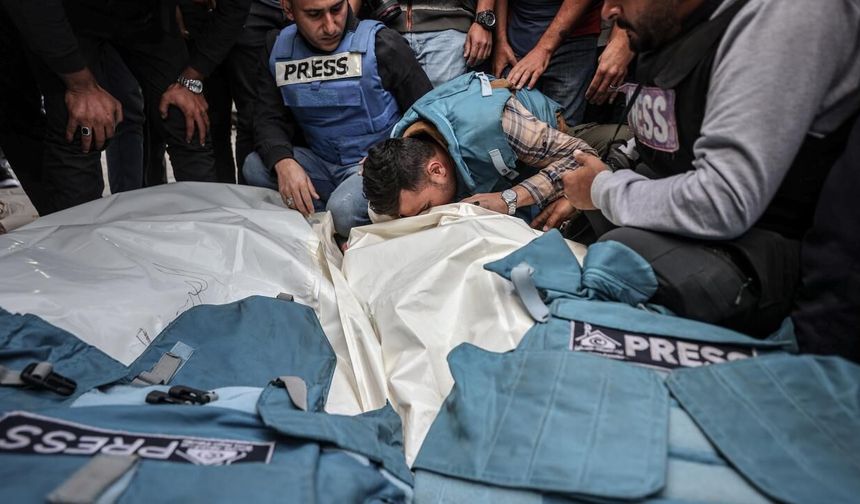 Gazze'de soykırımcı İsrail saldırısında bir Filistinli gazeteci daha şehit oldu