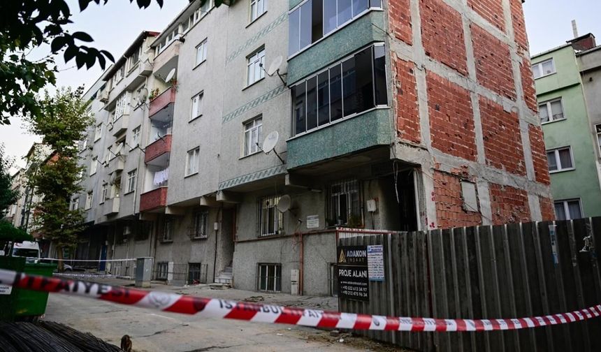 Sultangazi'de iki apartman tahliye edildi