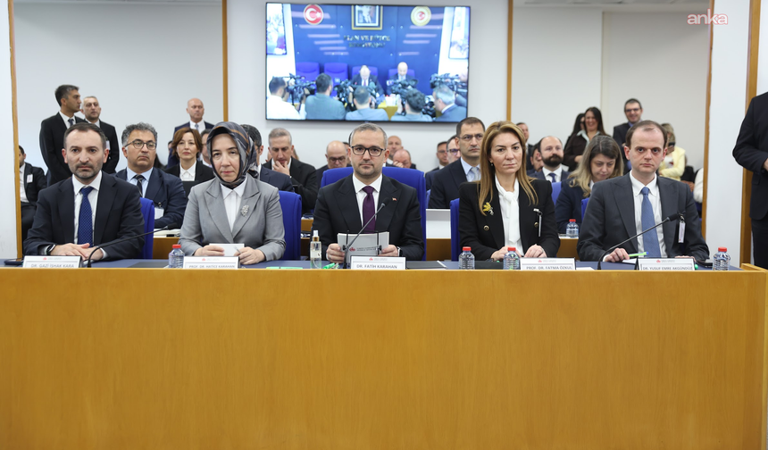 TCMB Başkanı Karahan, TBMM'de sunum yaptı: "Fonlardaki çıkışlar, büyük oranda mevduata yöneldi"