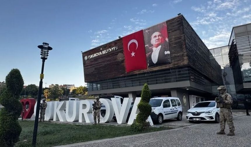 Çukurova Belediyesine yönelik operasyonda gözaltına alınan 49 şüpheliden 34'ü tutuklandı