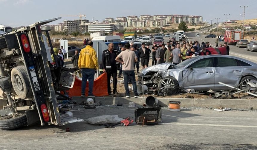 MHP Milletvekili Karakoç'un bulunduğu konvoy kaza yaptı: 1 ölü, 7 yaralı