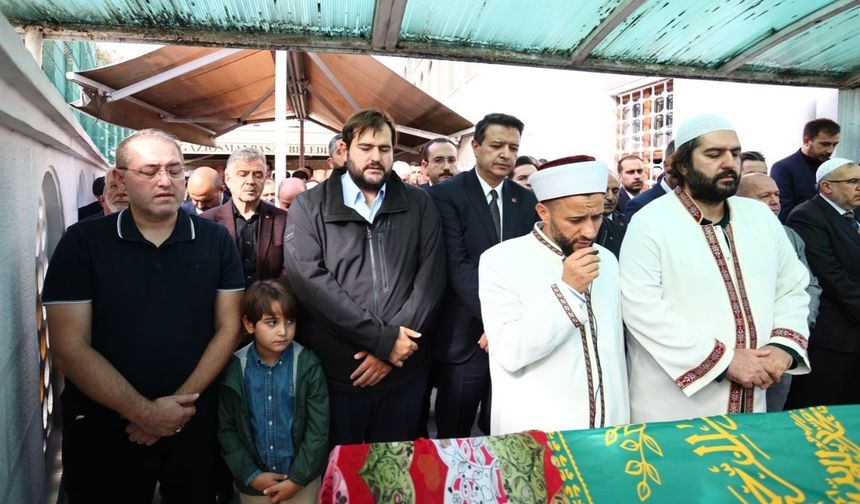 Mahmut Arıkan, Ömer Faruk Yazıcı’nın annesinin cenaze merasimine katıldı