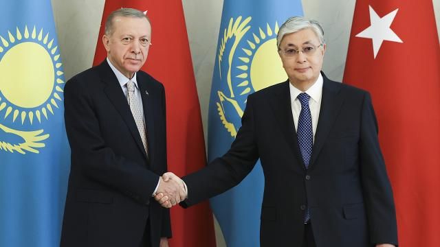 Cumhurbaşkanı Erdoğan, Kazakistan Cumhurbaşkanı Tokayev'i karşıladı