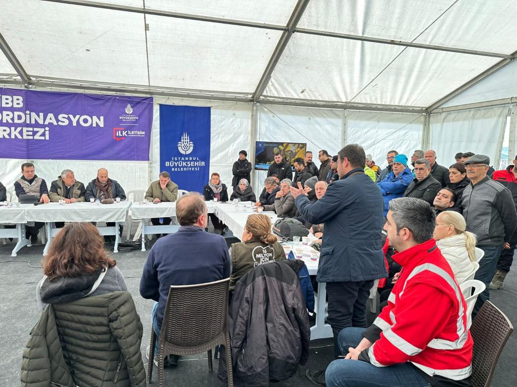 Başkan Gökhan Yüksel Deprem Bölgesinde (4)