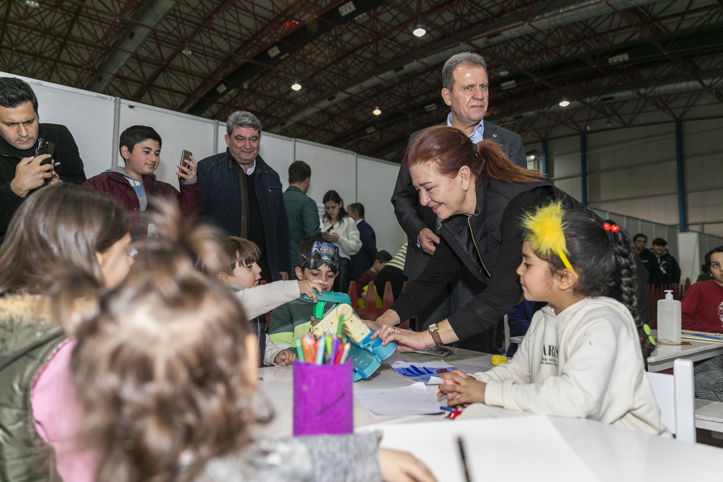 BAŞKAN SEÇER MERSİN’DE KONAKLAYAN DEPREMZEDELERİ ZİYARET ETTİ (5)