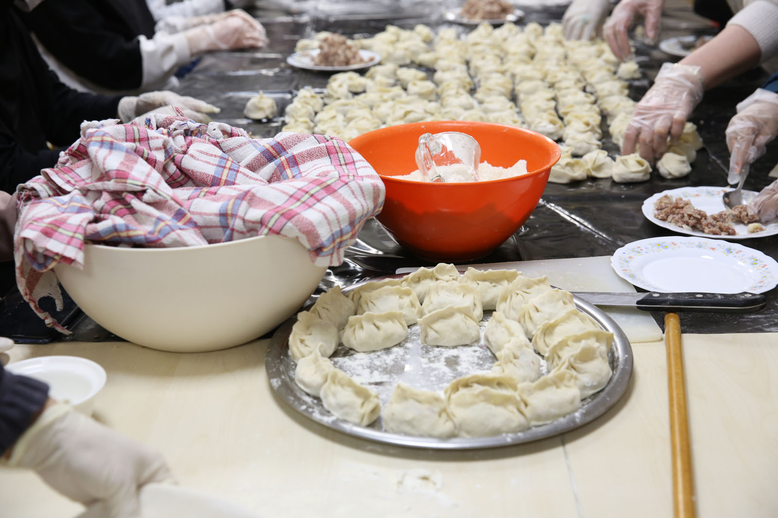 _Uluslararası öğrenciler deprem bölgeleri için seferber oldu (12)