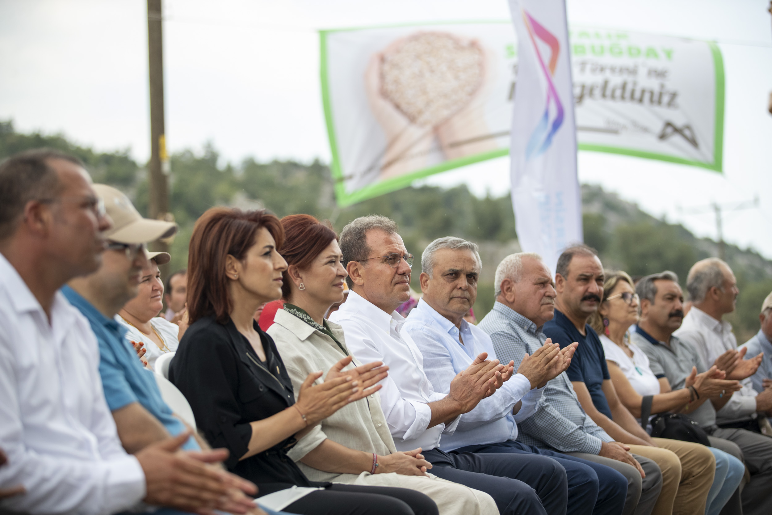 BAŞKAN SEÇER ATALIK SARI BUĞDAY HASAT TÖRENİ’NE KATILDI (1)