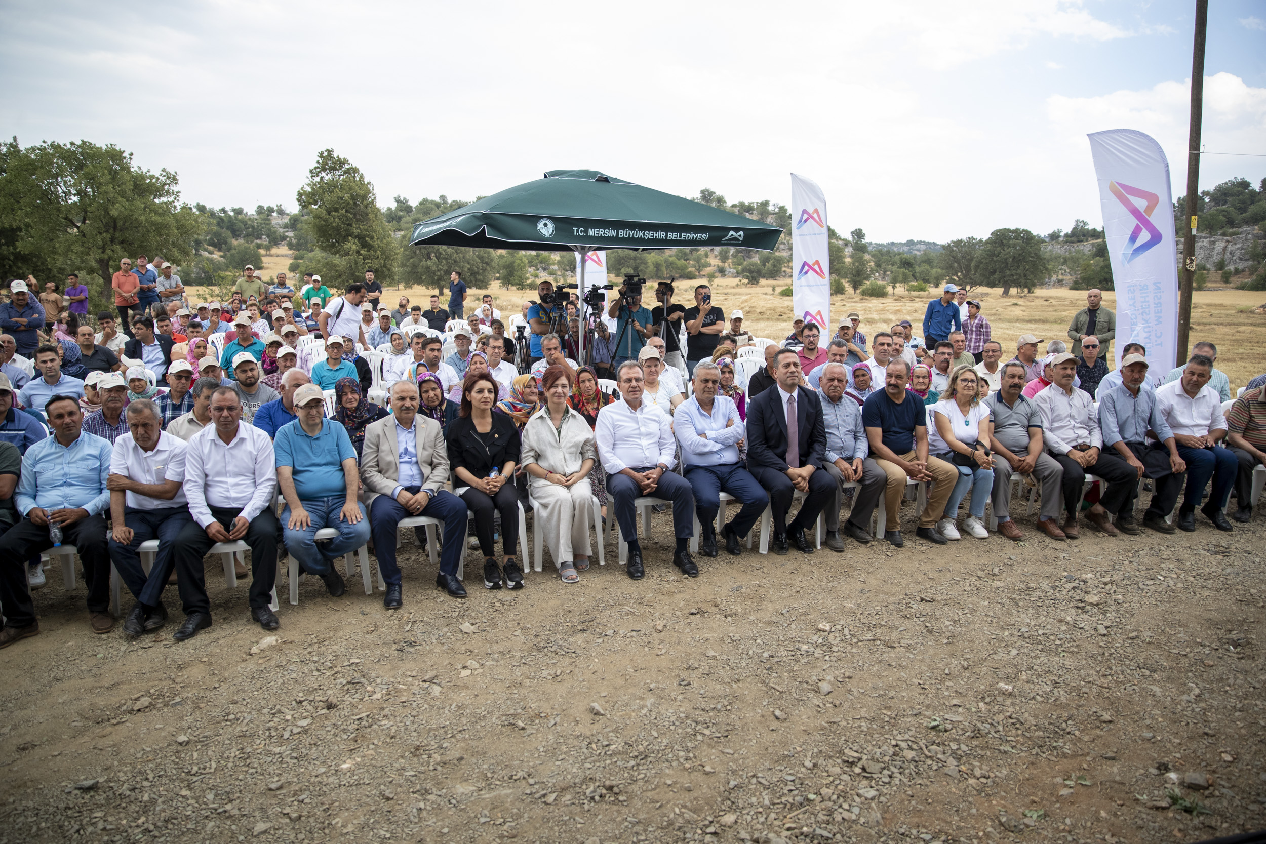 BAŞKAN SEÇER ATALIK SARI BUĞDAY HASAT TÖRENİ’NE KATILDI (4)