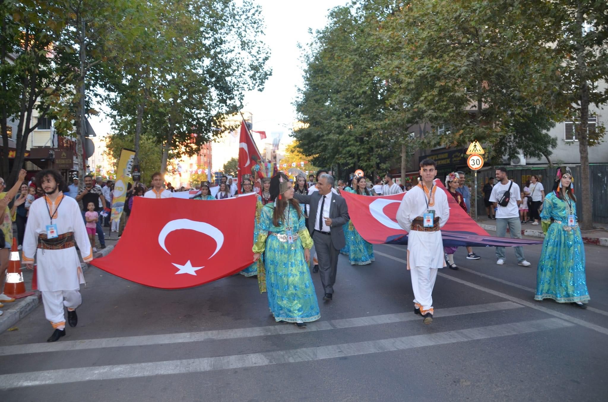 Kartal Belediyesi 2. Uluslararası Halk Oyunları Festivali Başladı (8)