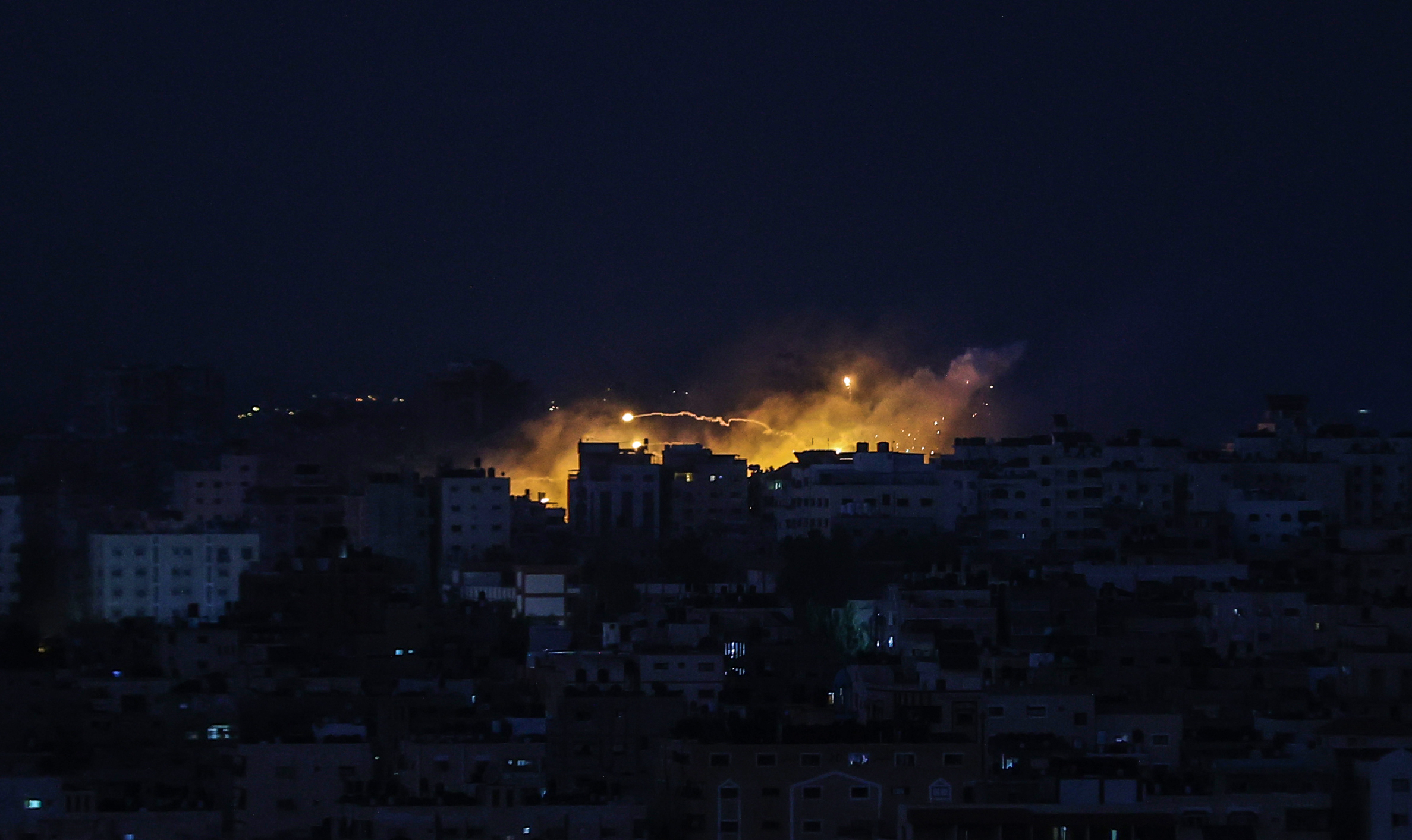 AA-20231010-32365740-32365733-ISRAILIN_GAZZEYE_YONELIK_HAVA_SALDIRILARI