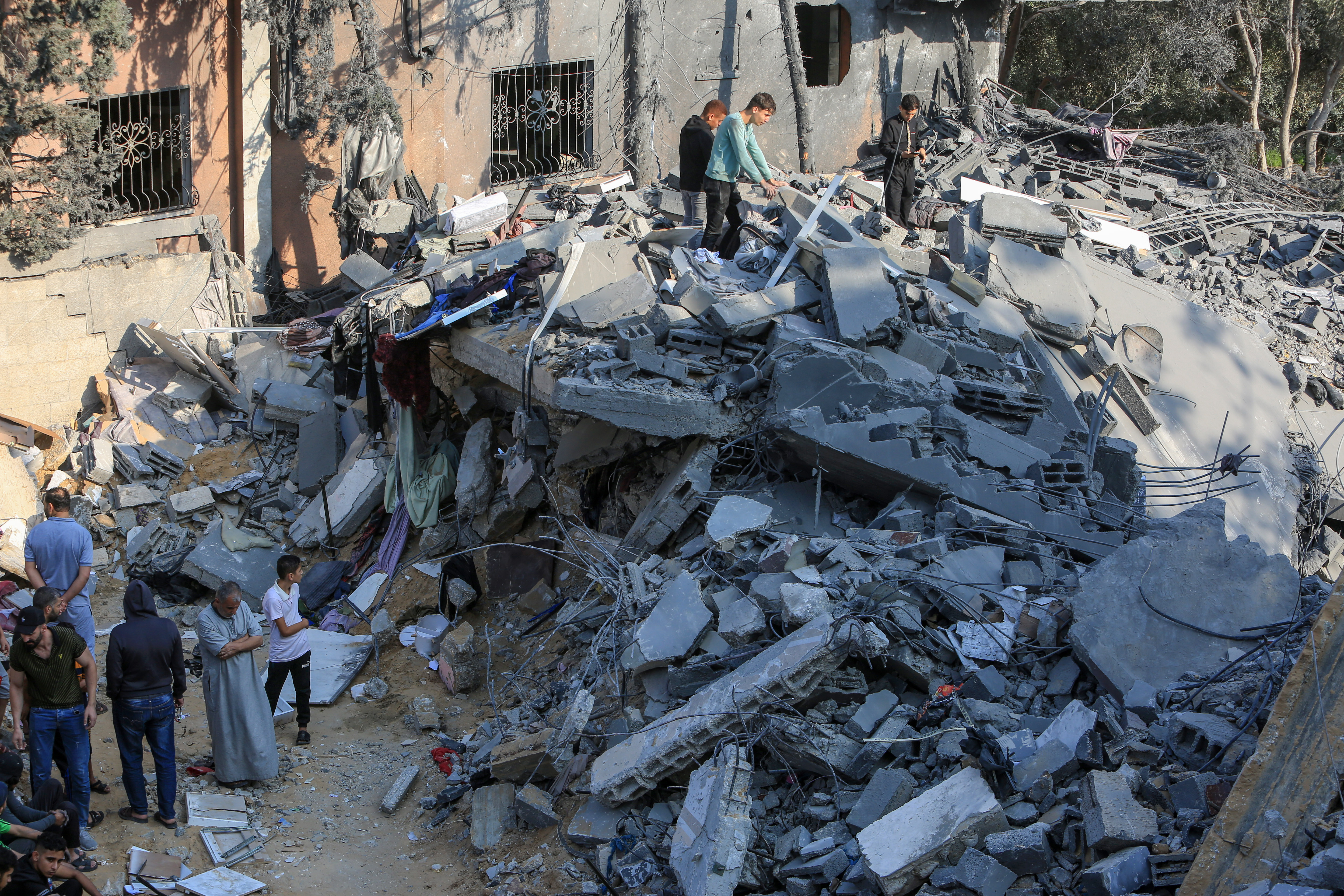 AA-20231014-32401472-32401447-ISRAILIN_GAZZE_SERIDINE_SALDIRILARI_SEKIZINCI_GUNUNDE_DE_SURUYOR