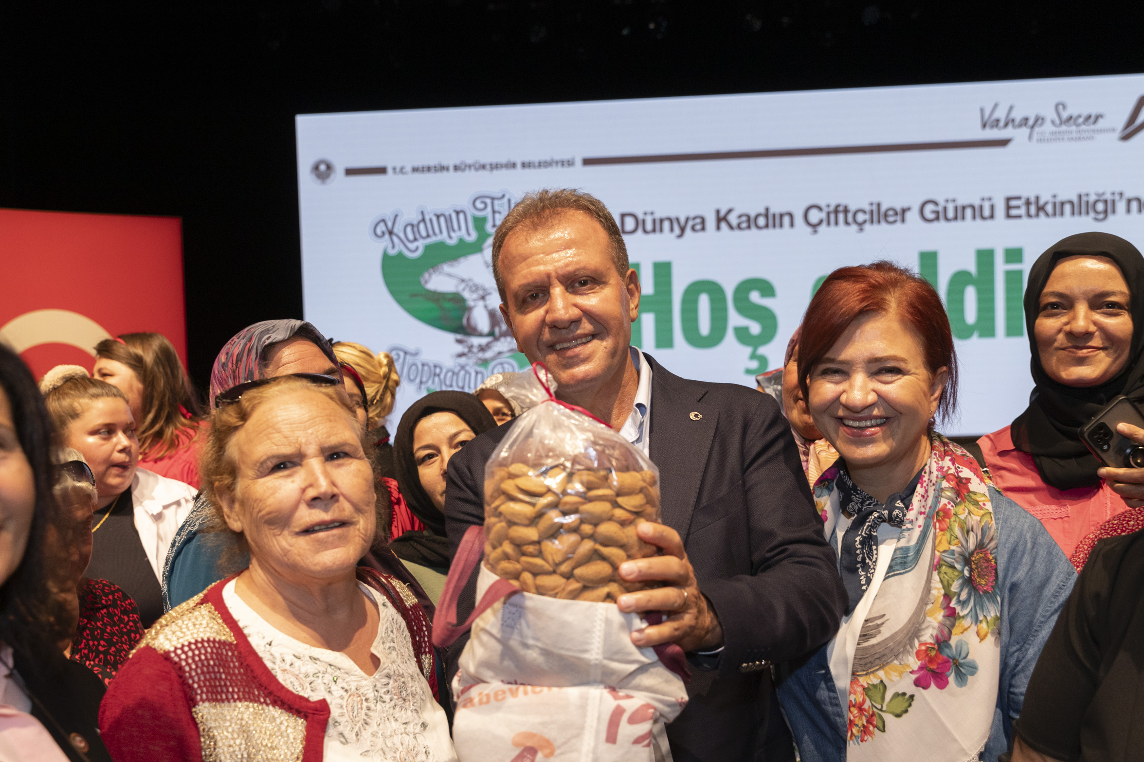 BAŞKAN SEÇER, MERSİN’İN ÜRETİCİ KADINLARI İLE BİR ARAYA GELDİ (6)