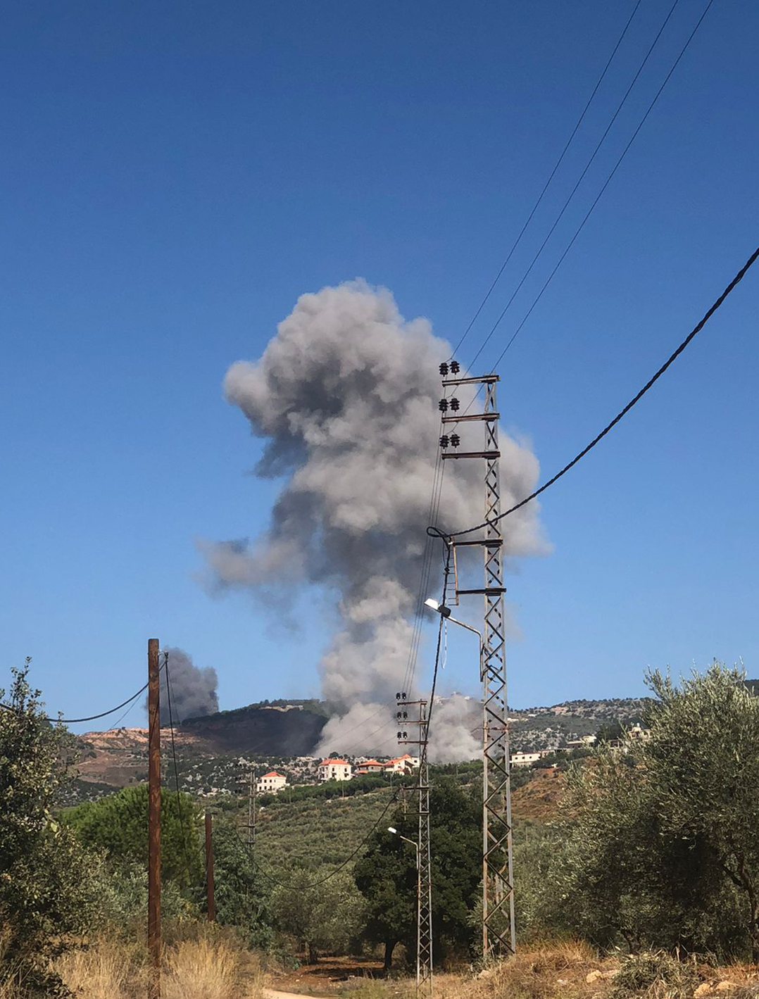 AA-20231104-32649826-32649822-ISRAIL_VE_LUBNAN_SINIRINDA_KARSILIKLI_SALDIRILAR_GERCEKLESTI