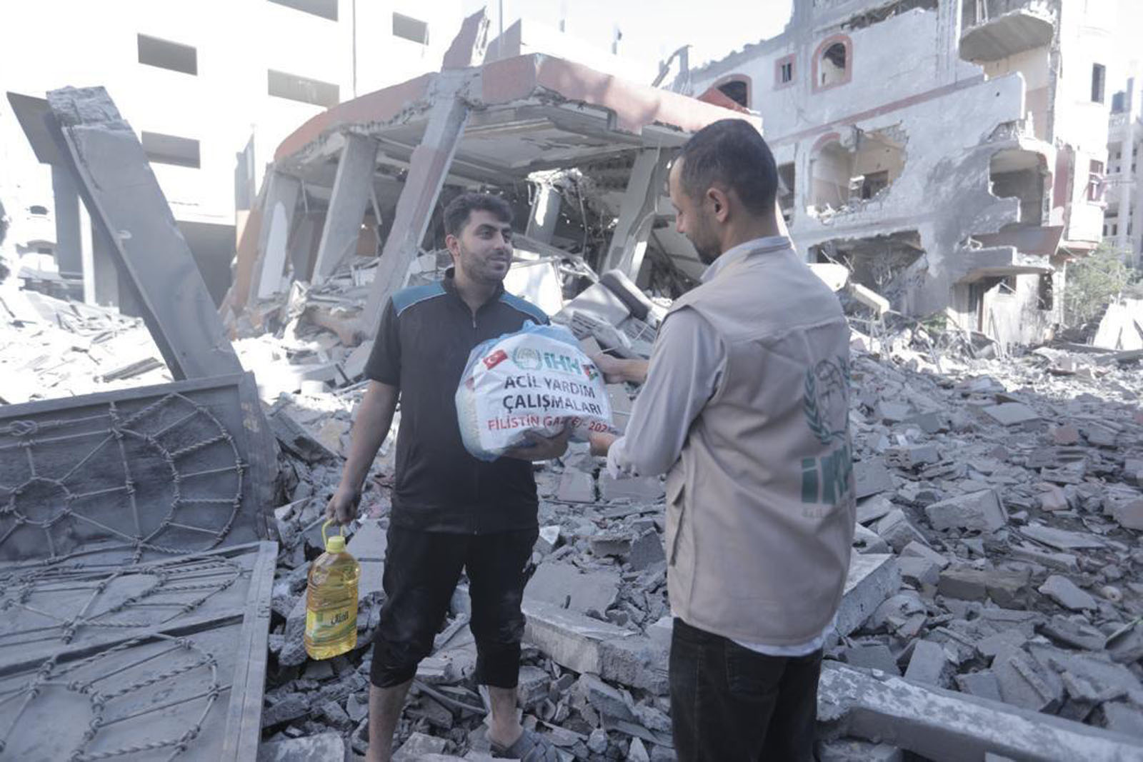 İHH Gazze’de 80 bin kişiye destek ulaştırdı (1)