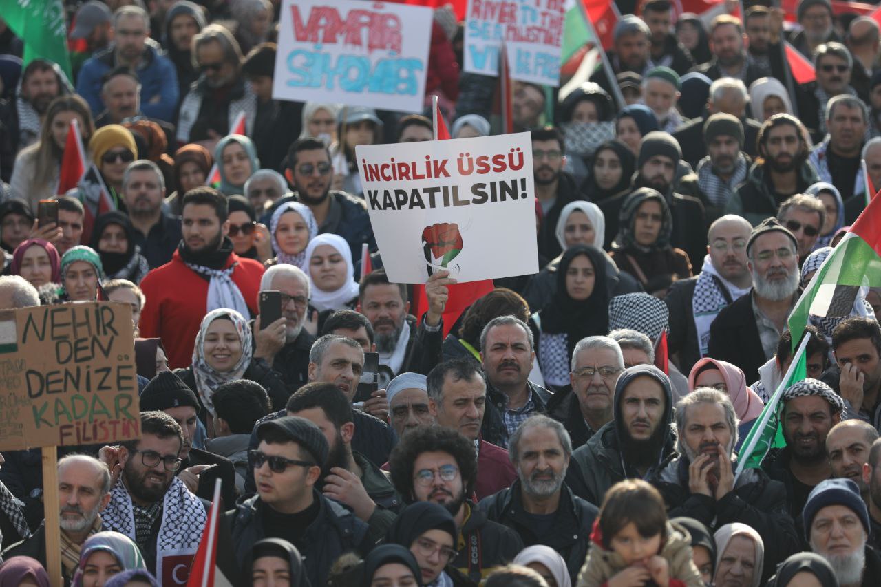_İnsan Hakları Günü'nde on binler Filistin’e destek için yürüdü_ (8)