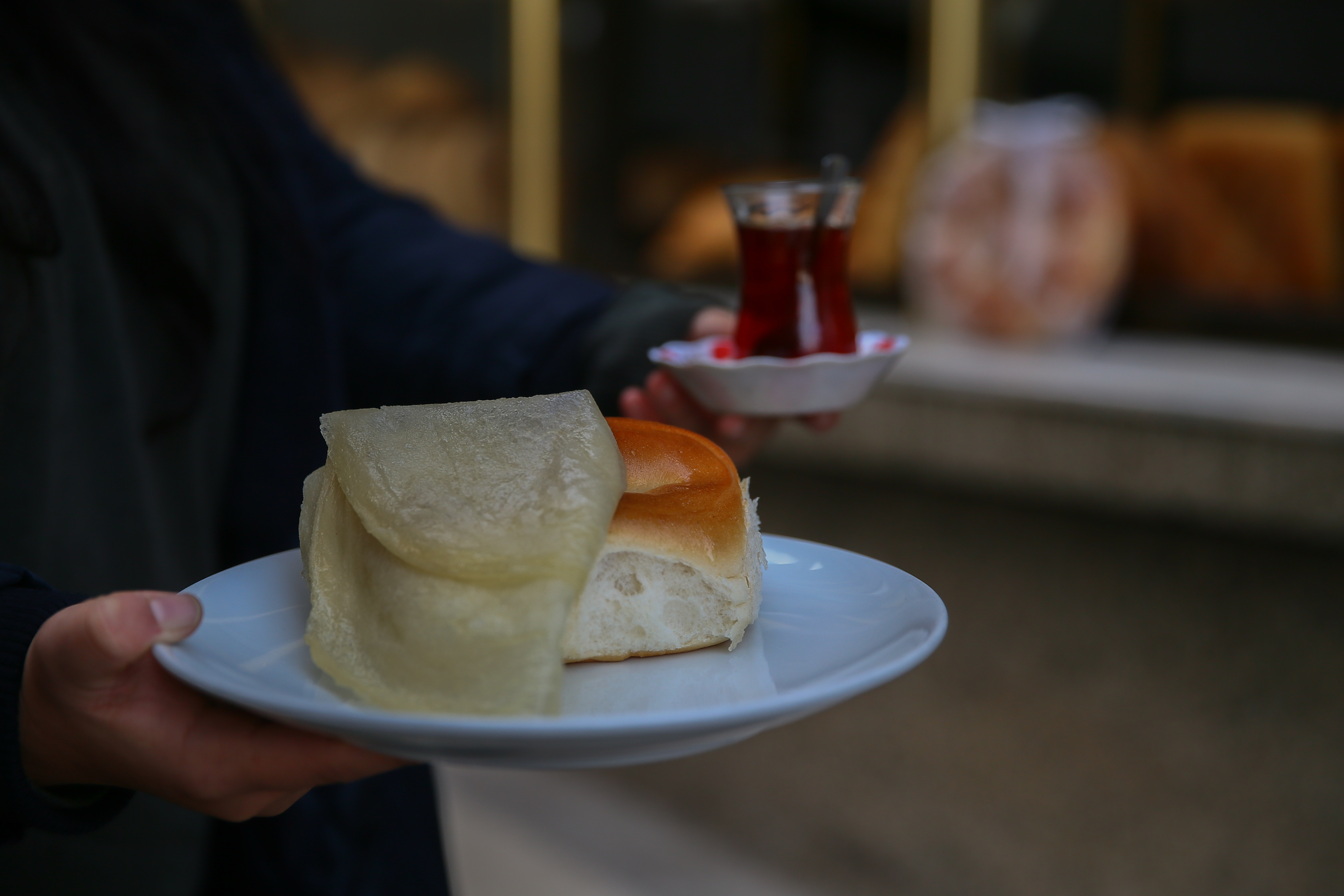 İzmir Beydağ'da kahvaltının vazgeçilmezi "simit dürüm"