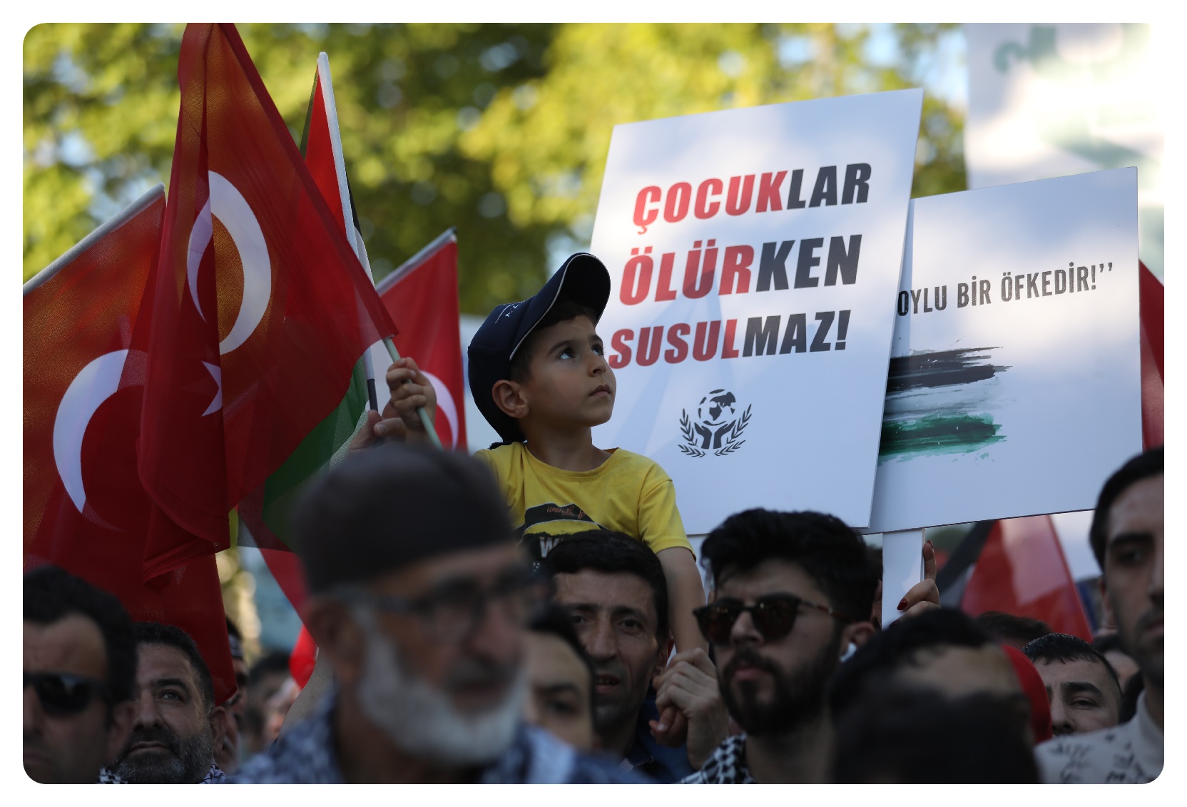 İstanbul’da On Binlerin Katılımıyla Büyük Gazze Yürüyüşü (2)